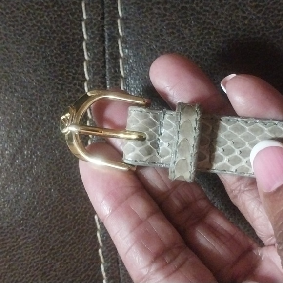 Liz Claiborne Creamy Beige Genuine Snakeskin Skinny Belt Size Med - Picture 3 of 8